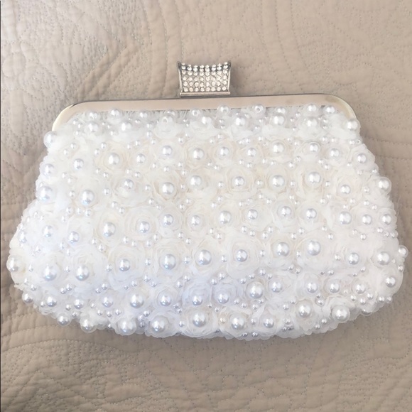 Handbags - White pearl flower clutch with rhinestone clasp
